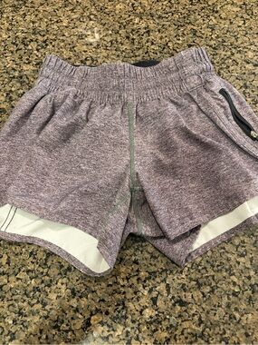 Lululemon hotty hot 4” short women’s size 4